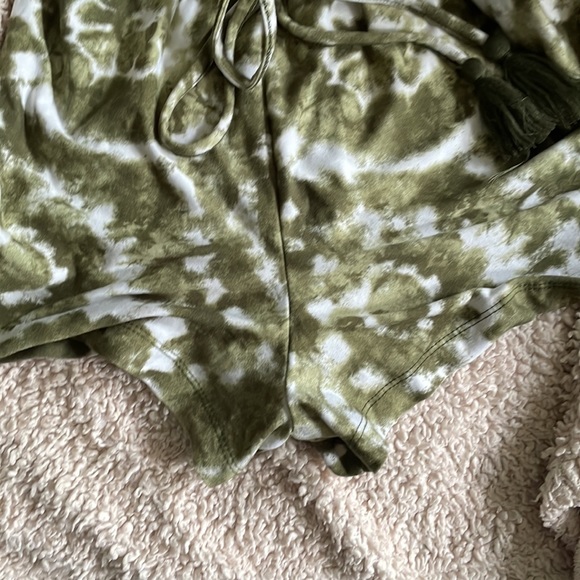 One-Piece Romper - Picture 6 of 7